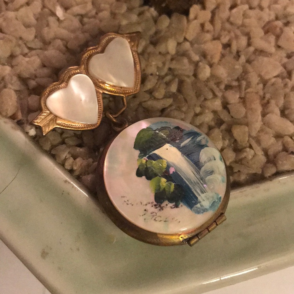 Victorian mop locket brooch - Picture 2 of 4